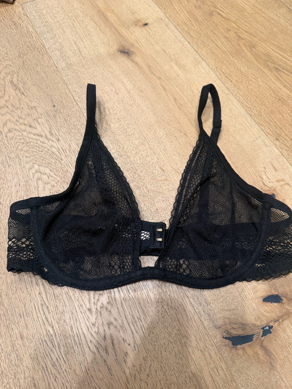 Victoria's Secret Black Lace underwire bra 34B
